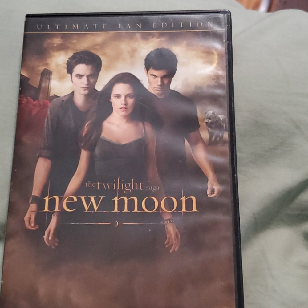 Twilight saga: new moon ultimate fan edition